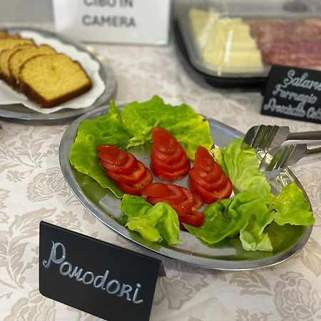 Byron Light Hotel Riccione Buitenkant foto