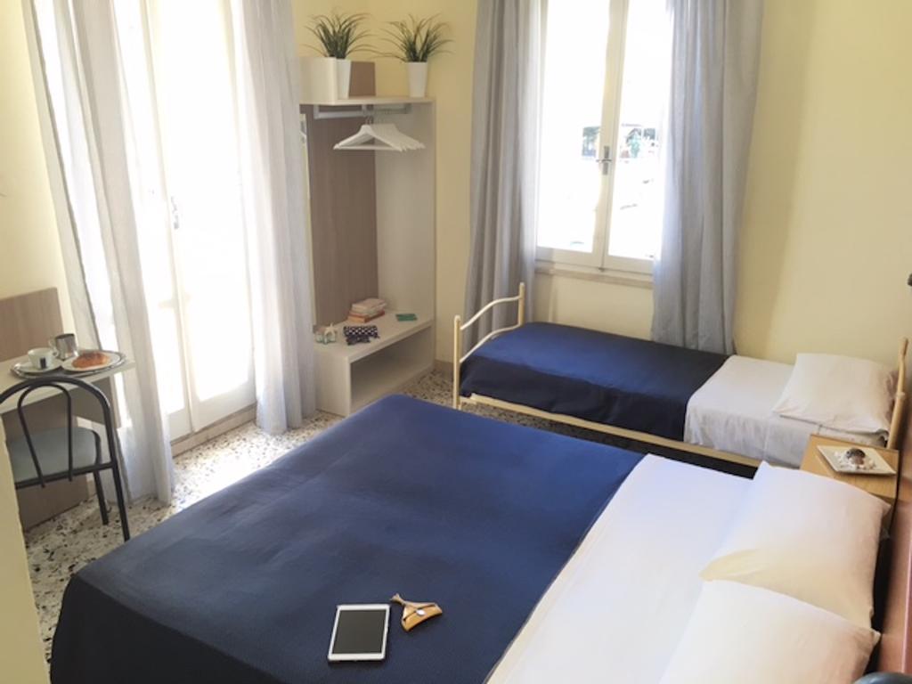 Byron Light Hotel Riccione Buitenkant foto