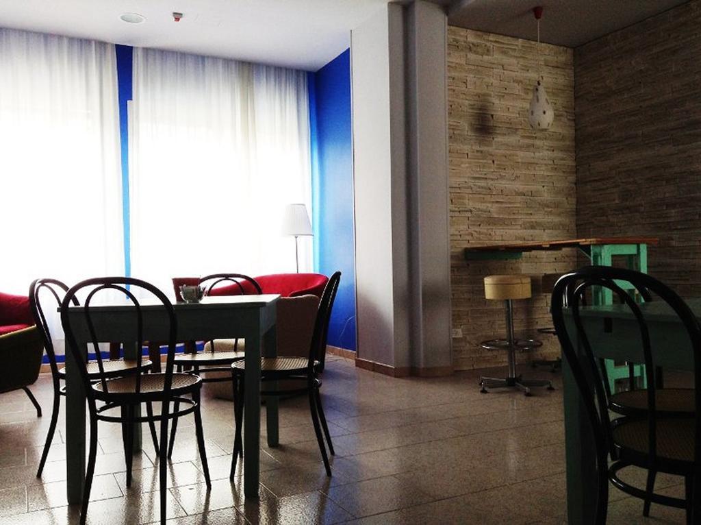 Byron Light Hotel Riccione Buitenkant foto