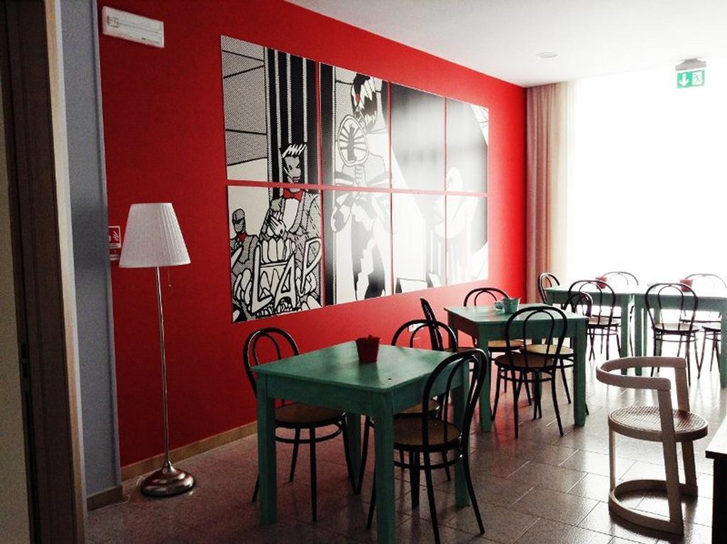 Byron Light Hotel Riccione Buitenkant foto