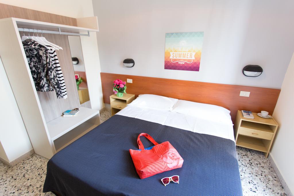 Byron Light Hotel Riccione Kamer foto