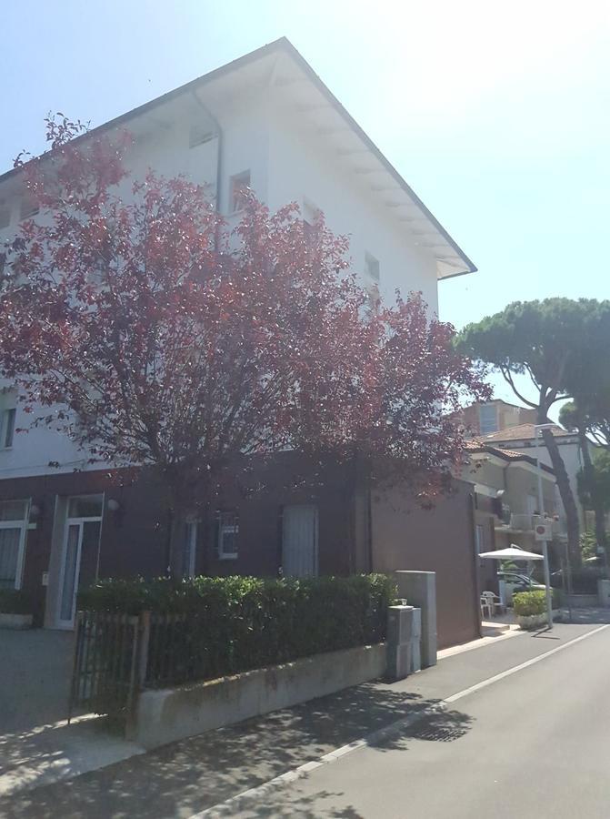 Byron Light Hotel Riccione Buitenkant foto